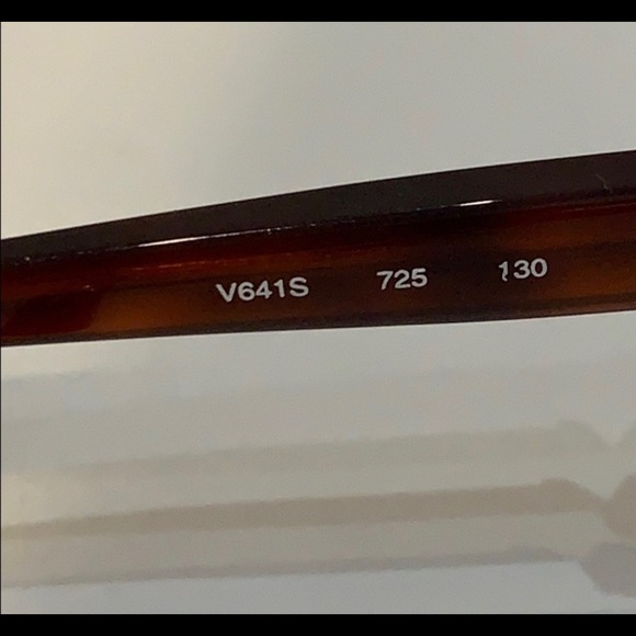 100% Authentic Valentino Sunglasses - Picture 5 of 11